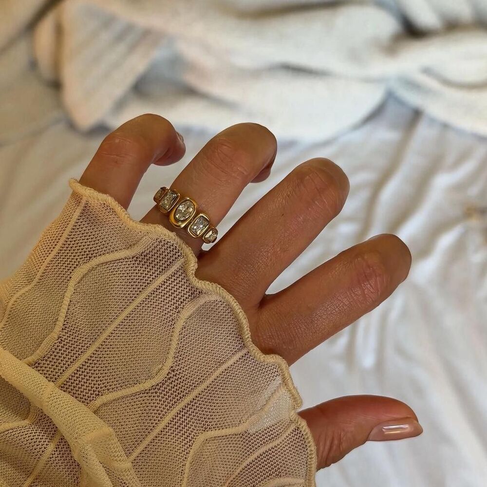 Vintage Style Gold Stainless Steel Multi Zircon Band Ring + Jewelry Pouch